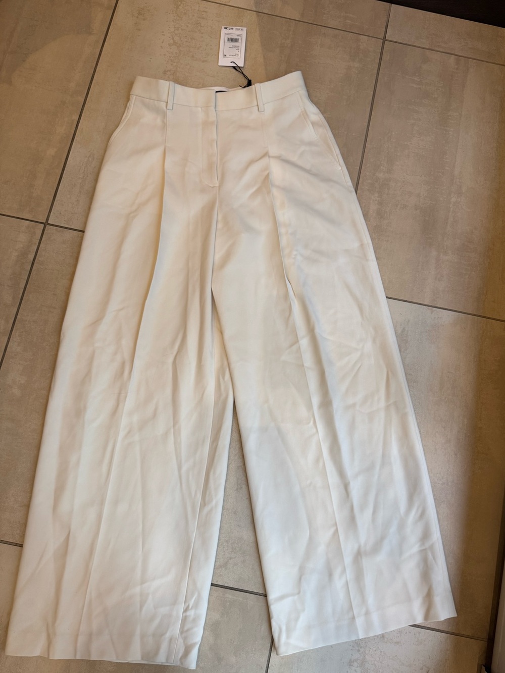 Theory Wide-Leg Trousers in Cream